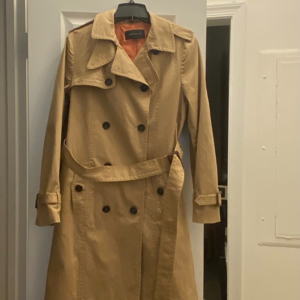 Ann Taylor beige trench coat with orange lining - size L - like new